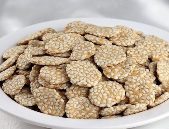 Gur Rewdi -Jaggery Bitesize Biscuits