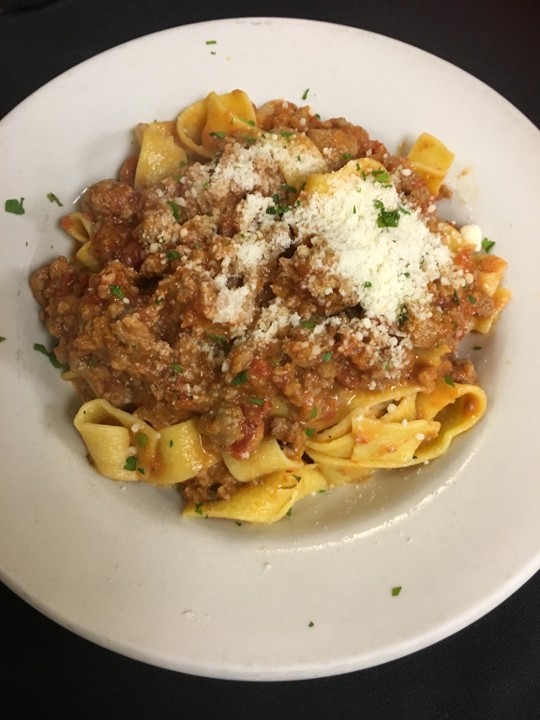 LUNCH Pappardelle Bolognese