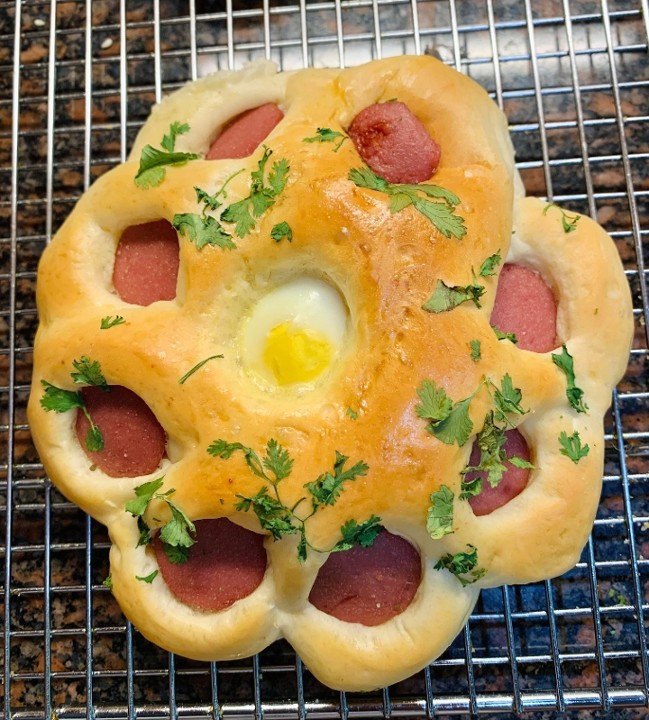 F2. Hotdog & Egg Bread