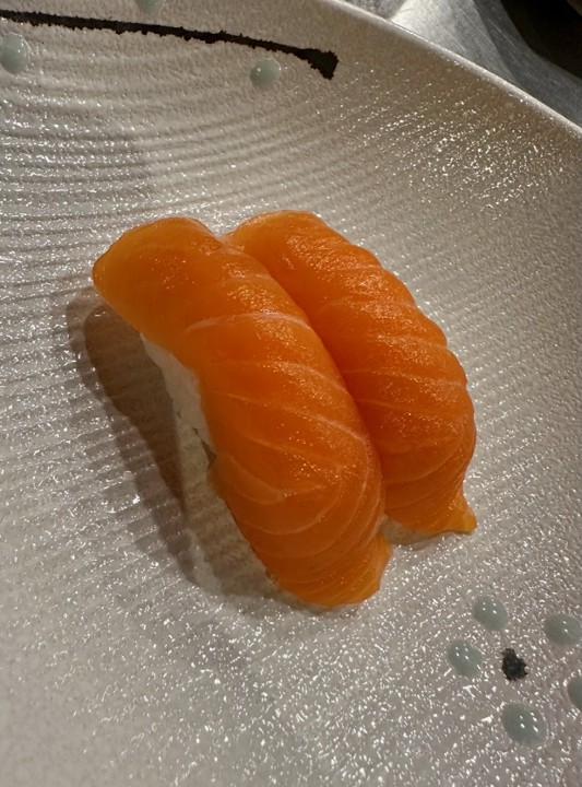 Salmon Sushi 1pc