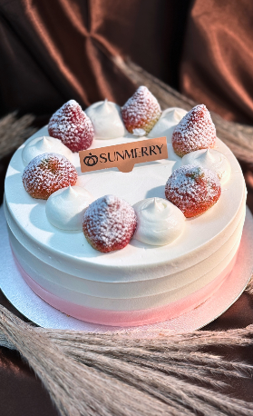 6" Strawberry Cream