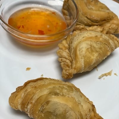 S4.  Thai Curry Puffs (Vegetarian)