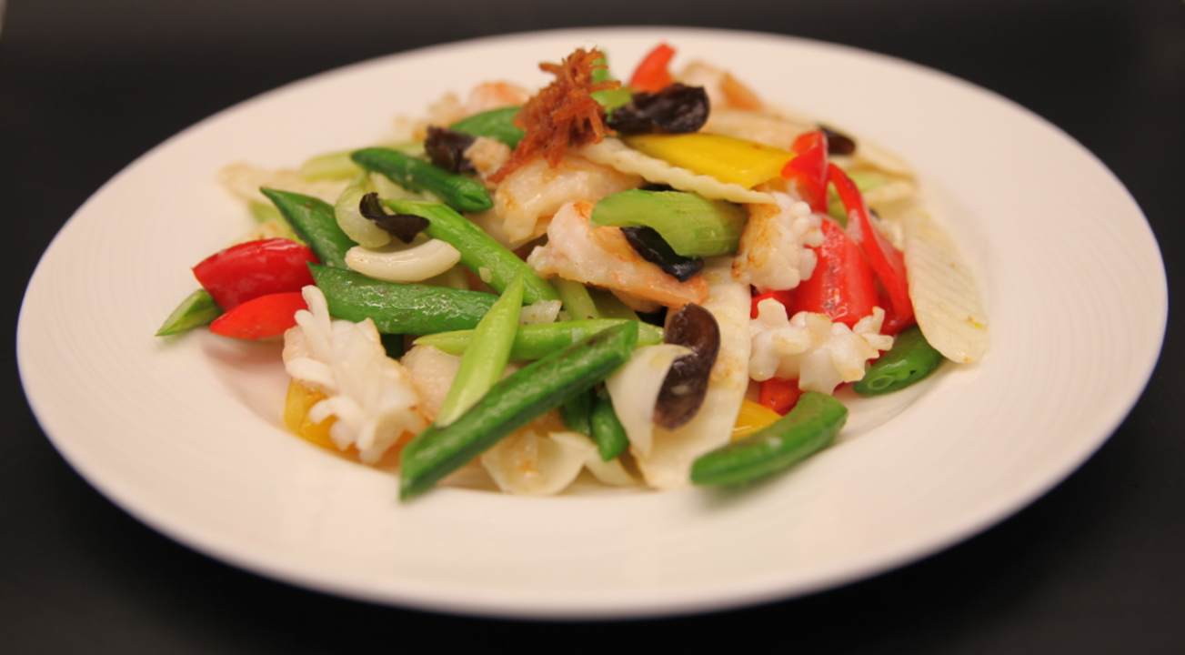 SF7. XO酱海鲜盘Stir Fried Seafood and Mixed Vegetables with XO Sauce