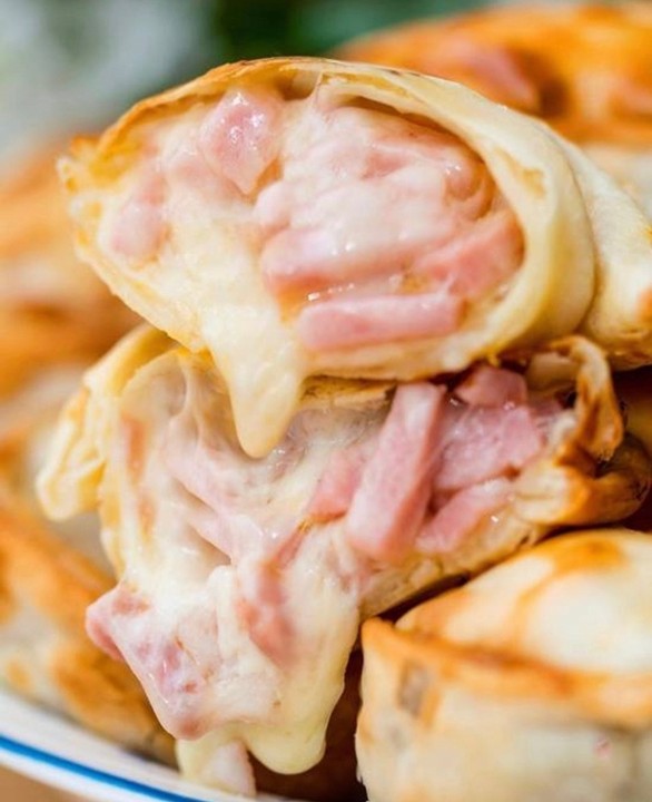 Ham & Mozzarella Empanada