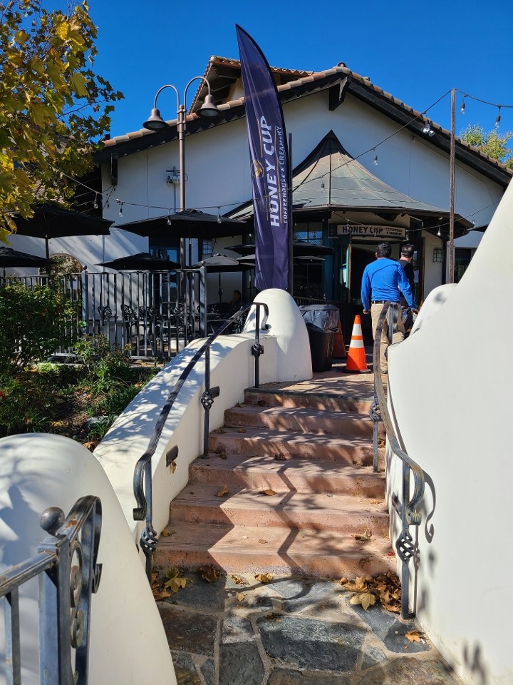 Honey Cup Coffeehouse & Patisserie Dos Vientos