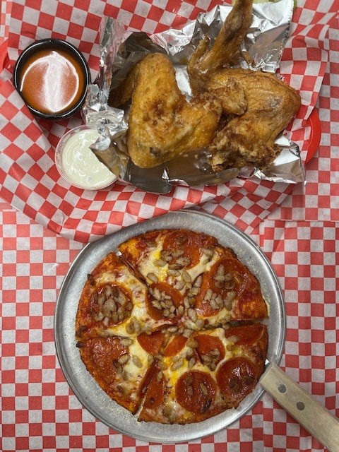 2 Wings & 2 Ingredient Pizza