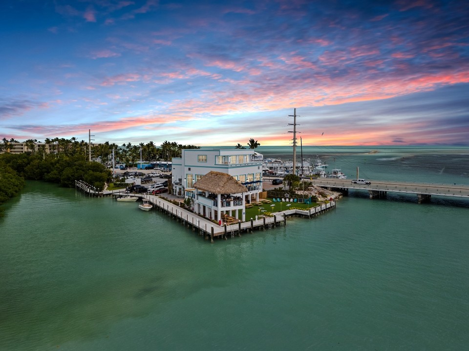 Papa Joe's Waterfront | Toast