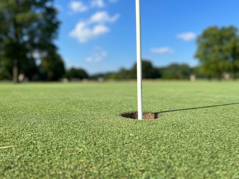 Sunset Hills Golf Course and Mashies Pub