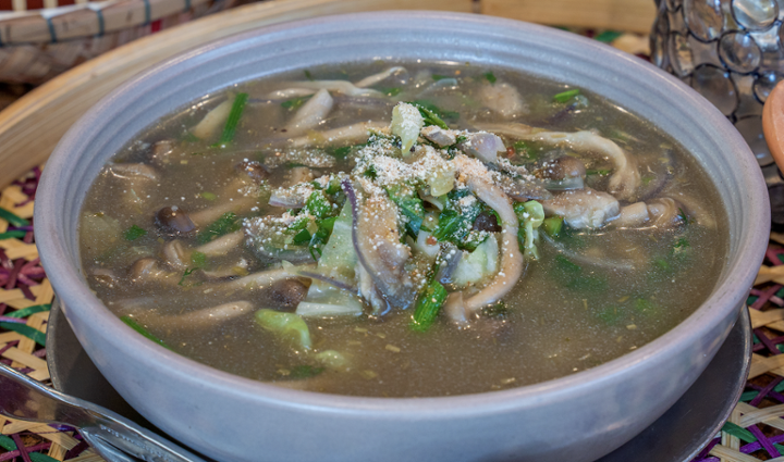 Vegan-Isarn Herbal Soup