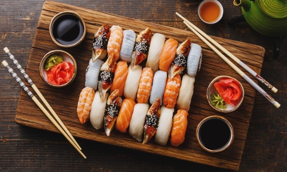 Assorted sushi set 11pcs