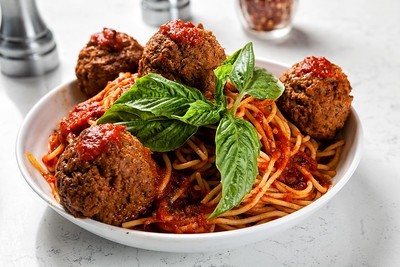 Spaghetti w/ Meatballs