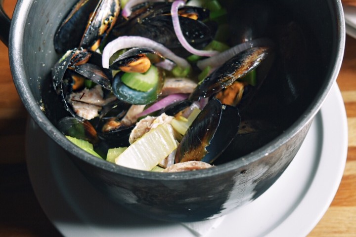 Pub Style Mussels