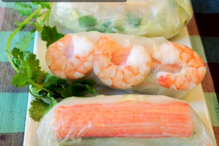 Fresh Salad Rolls (2ct.)