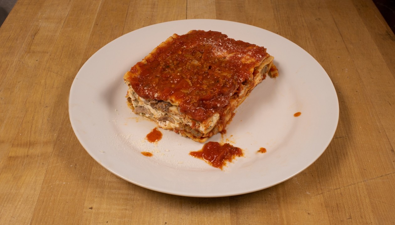 4-Cheese Lasagna Dinner with Meat Sauce
