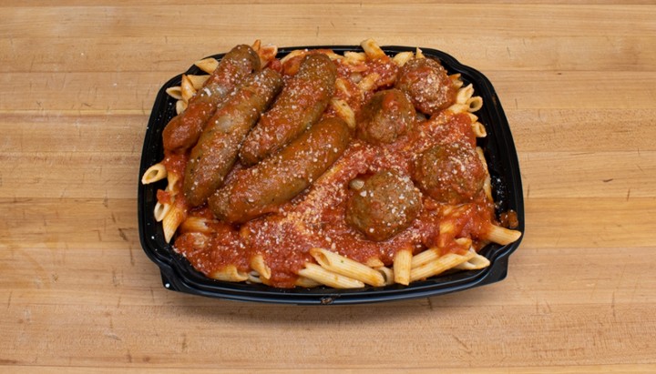 Combo Pasta Bucket with 4 Sausages and 4 Meatballs with Meat Sauce