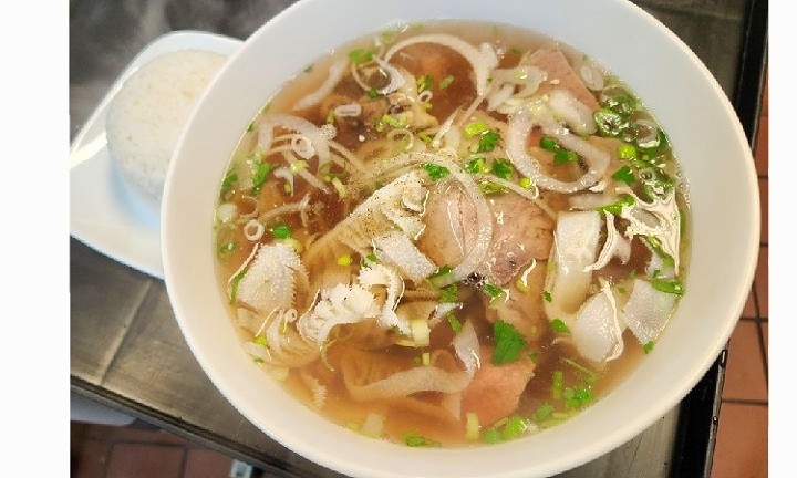 200-2 -(No Oxtail) HOUSE SPECIAL BEEF PHỞ