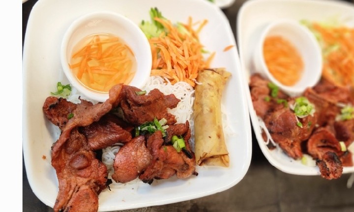 503 - BÚN - GRILLED  PORK, SPRING ROLL