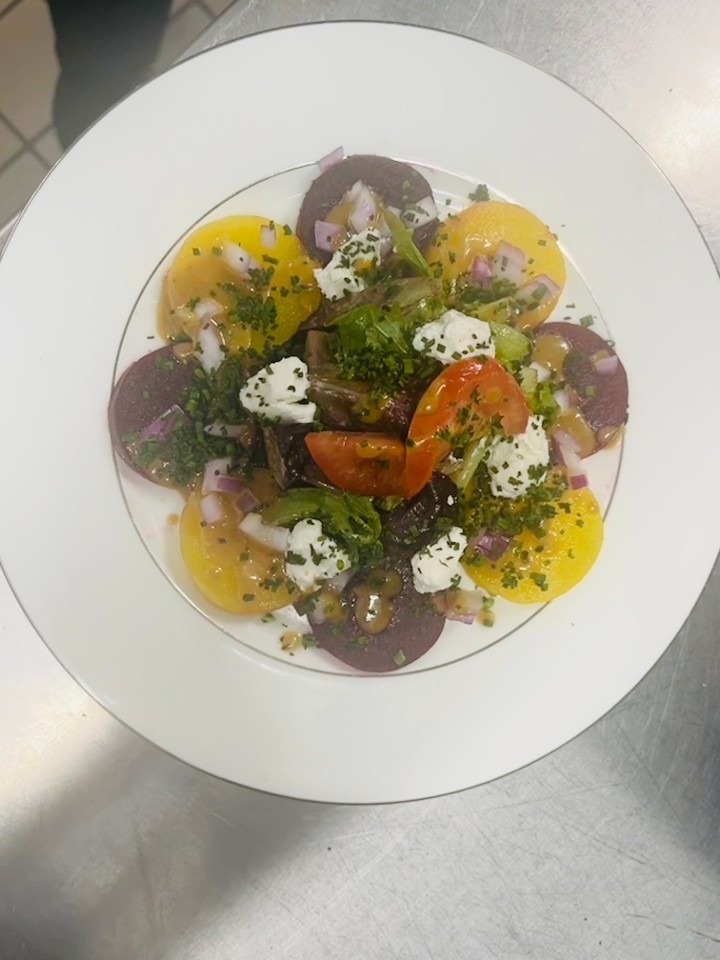 SALADE DE BETTERAVES ET FROMAGE DE CHEVRE (Beet & Goat salad)