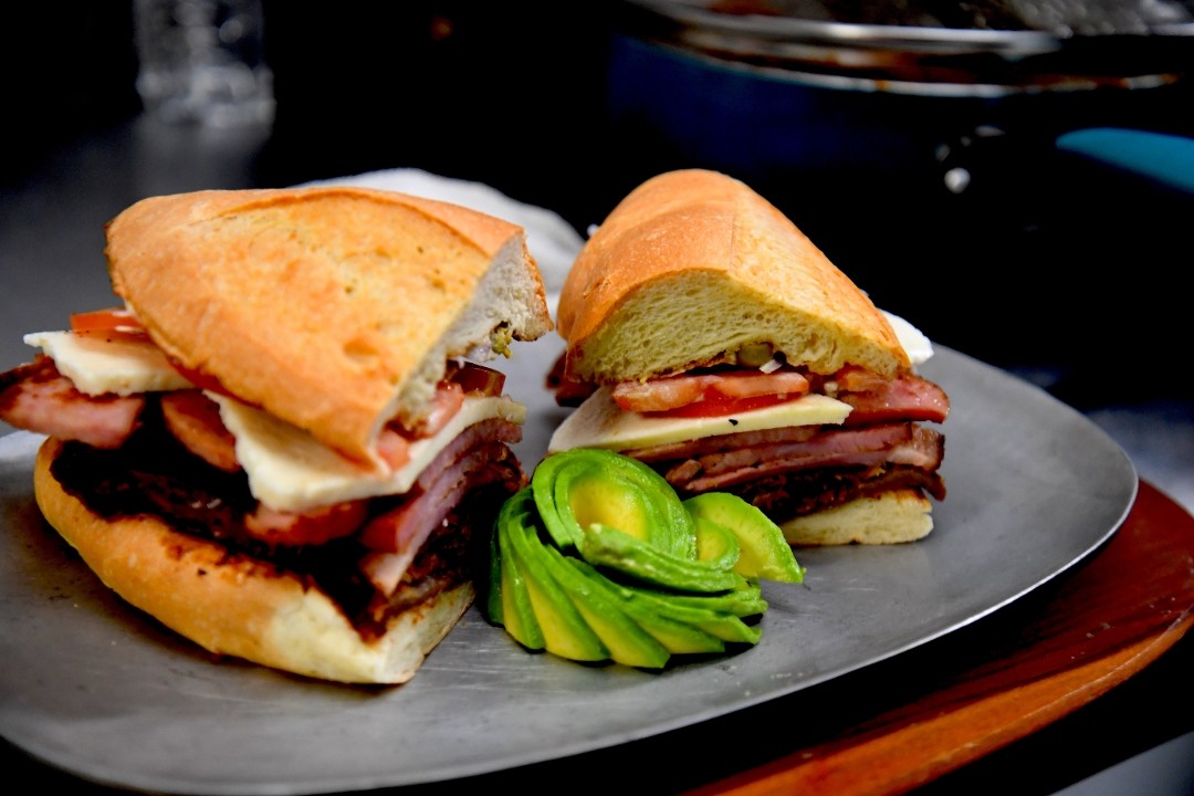 Signature Torta “Que Chévere”