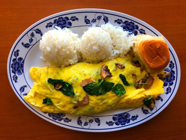 Chili Cheese Omelette (Homemade Chili)