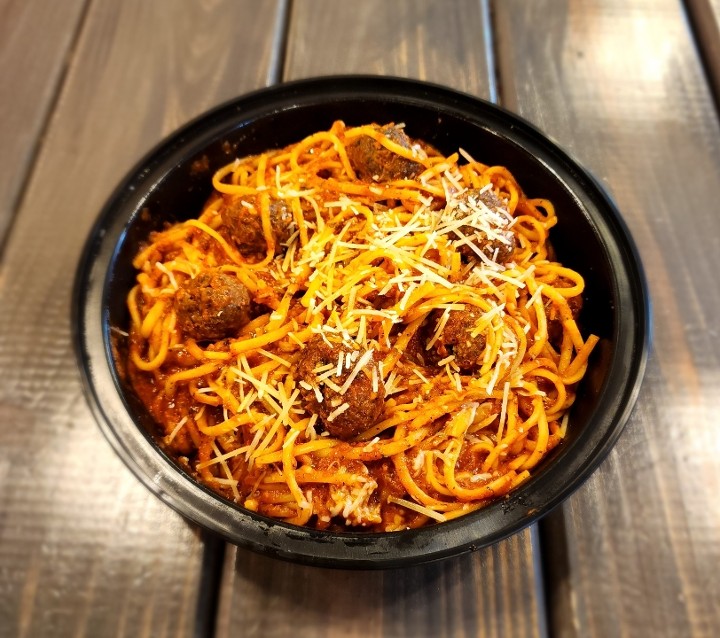 D5 Meatballs &  pasta