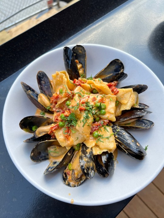 Papperdelle + Mussels