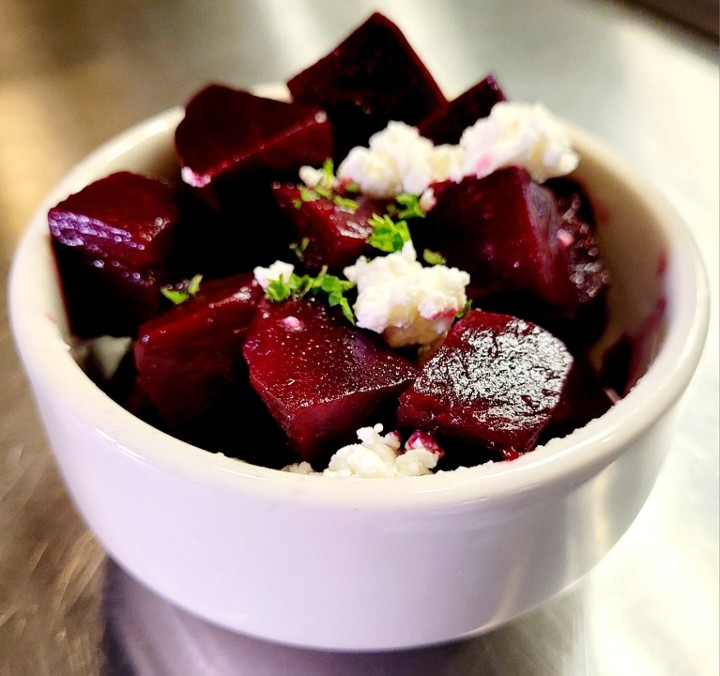 BEETS & GOAT CHEESE (GF)