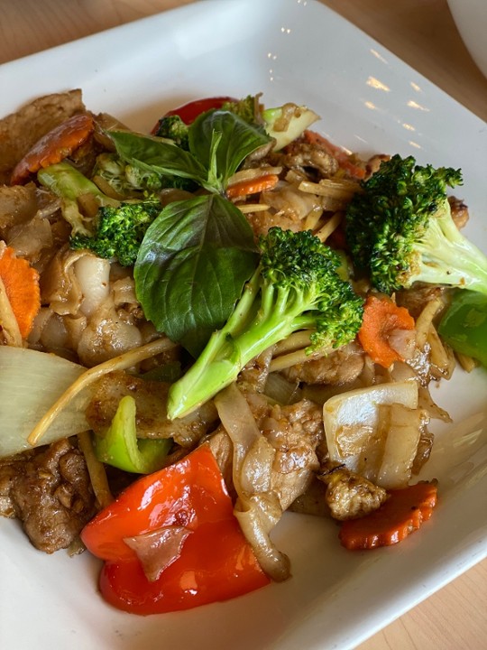 DRUNKEN NOODLES