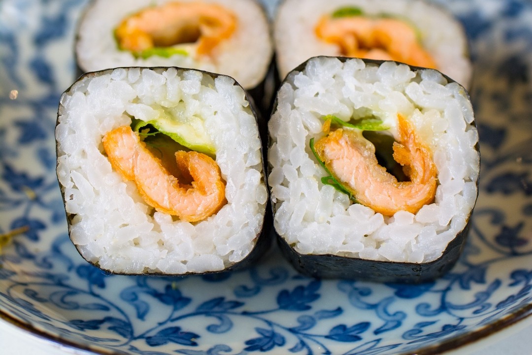 COOKED SALMON AVOCADO ROLL