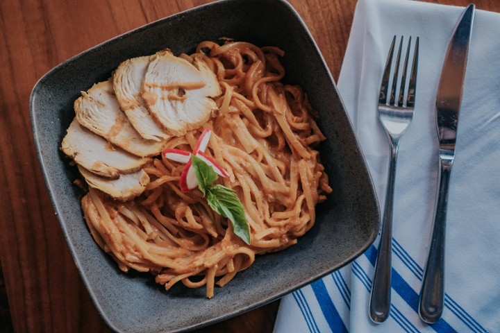 Chicken Tika Linguine. (N)