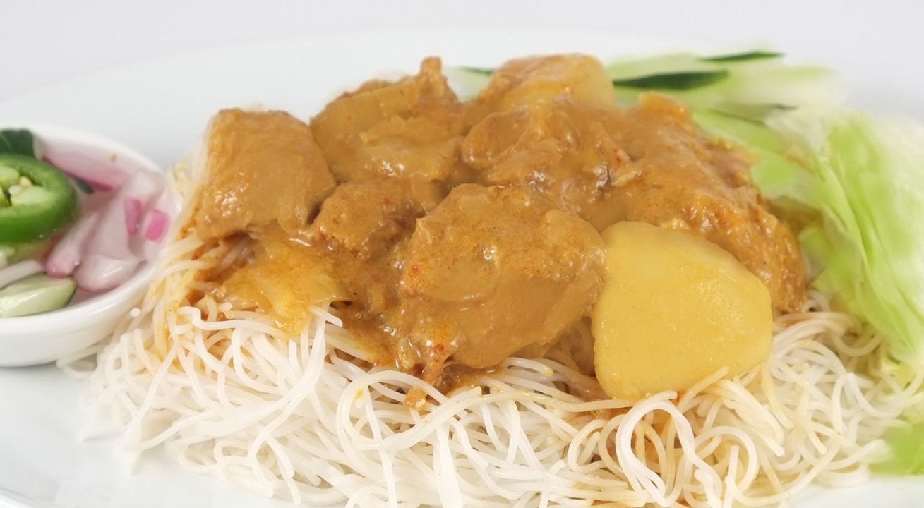 79. CHICKEN CURRY NOODLES