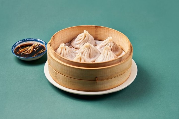 小笼包 Pork Soup Dumplings (6)