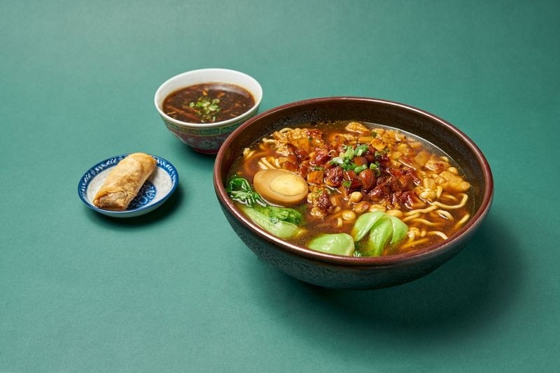 午餐八宝辣酱面 Eight Delicacies Noodle Soup