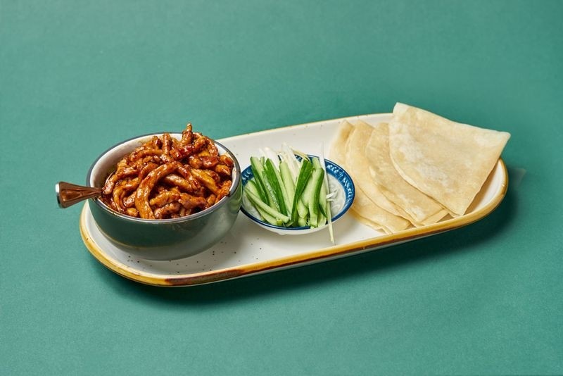 夹饼肉丝 Shredded Pork with Mu Shu Pancake