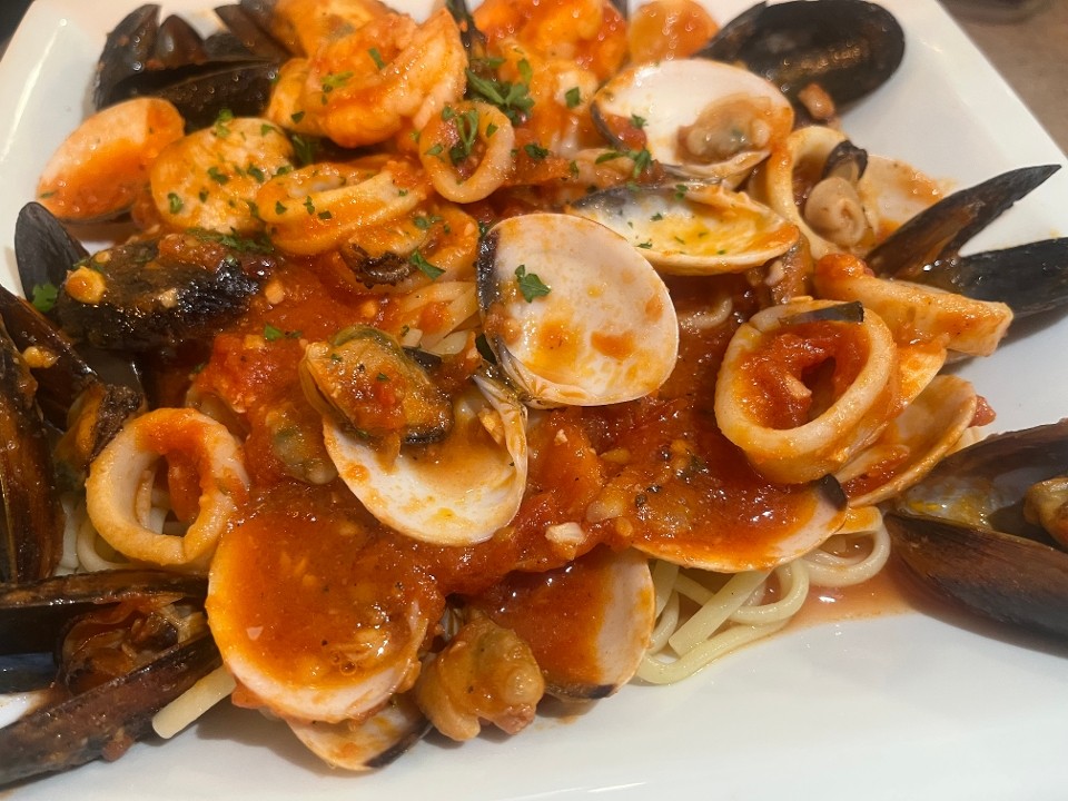 Seafood Mix Pasta