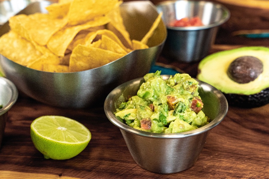 Chips with Fresh Guacamole