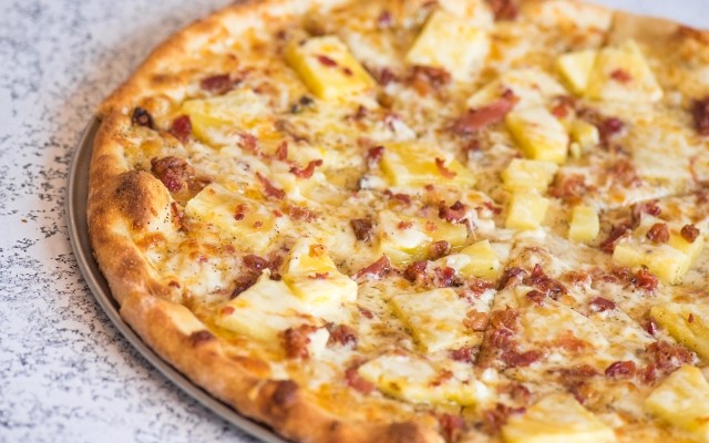 Gluten-Free Fresh Pineapple, Bacon & Hot Honey