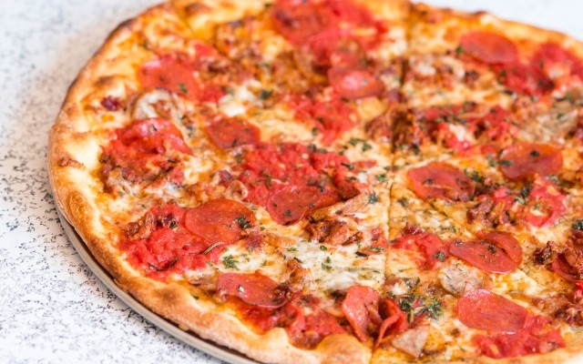 Small Pulled Pork, Pepperoni, Bacon & Sausage