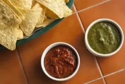 Salsa Roja y Verde Con Chips