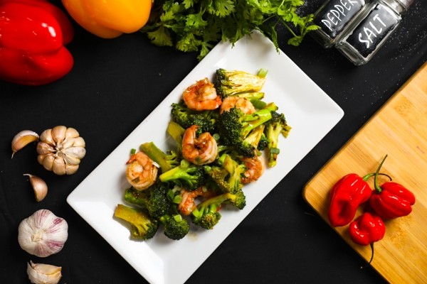 SHRIMP W/ BROCCOLI + WHITE RICE