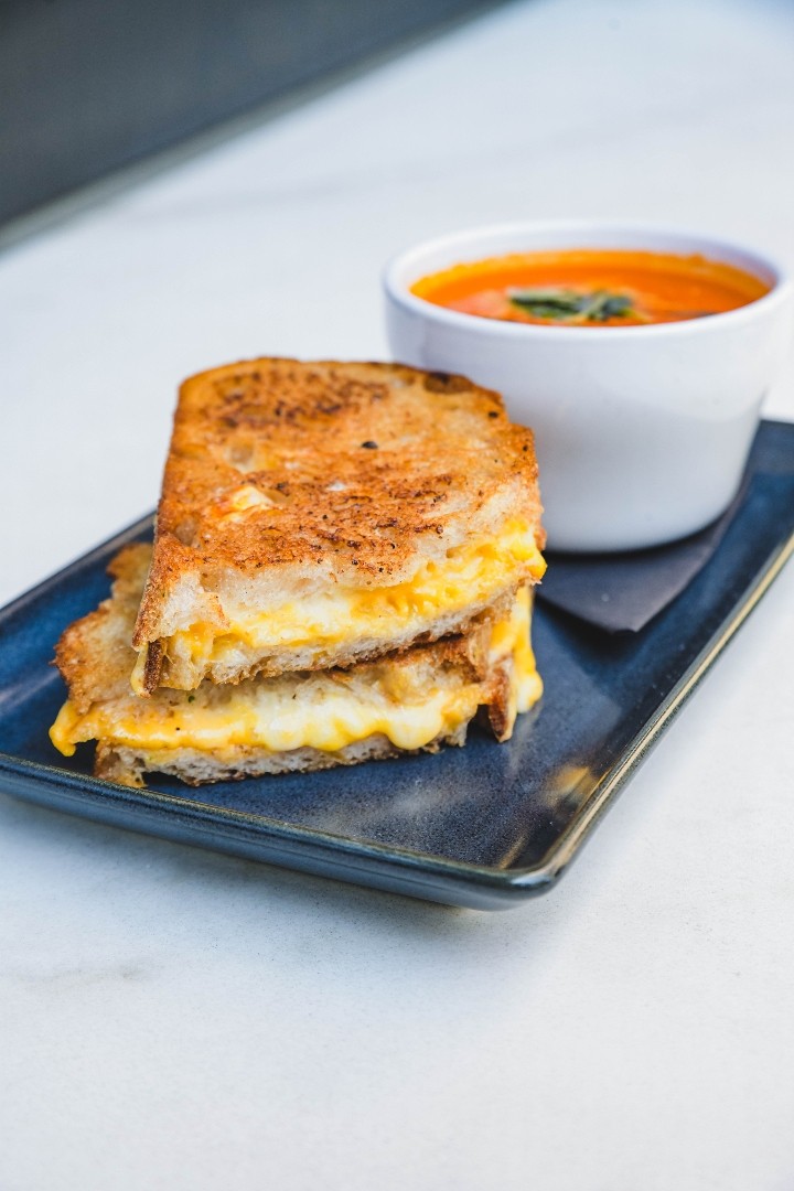 GRILLED CHEESE AND TOMATO SOUP