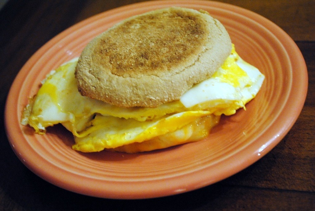 Mo's Egg Muffin (eggs & cheese)