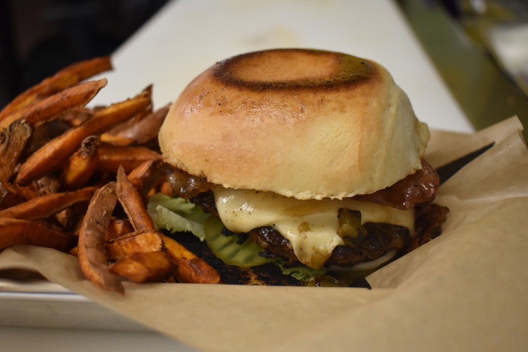 MEXICAN CHORIZO BURGER