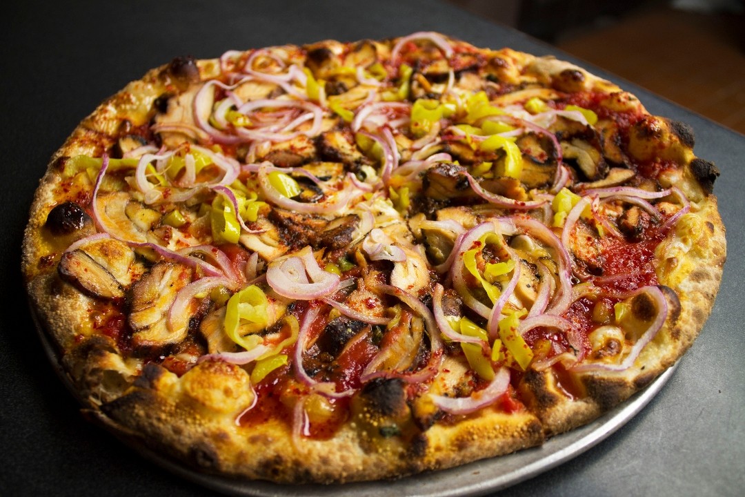 16" HOT HONEY, SMOKED CHICKEN, RED ONION & PICKLED PEPPERS