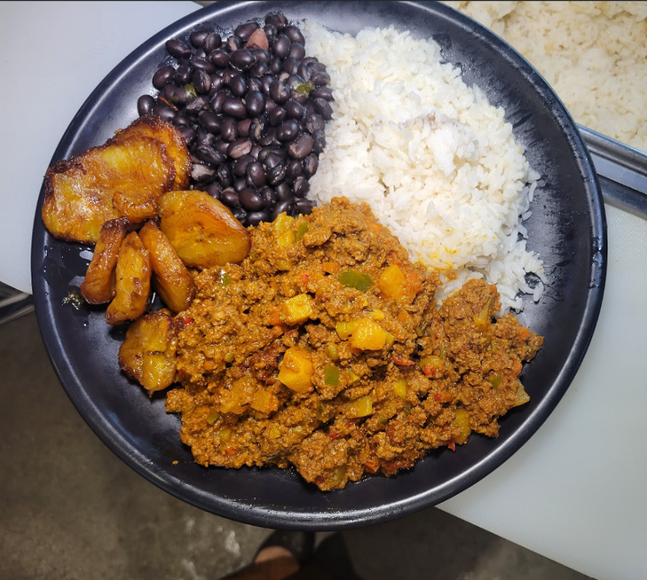 Salvadorian Picadillo Medium Box