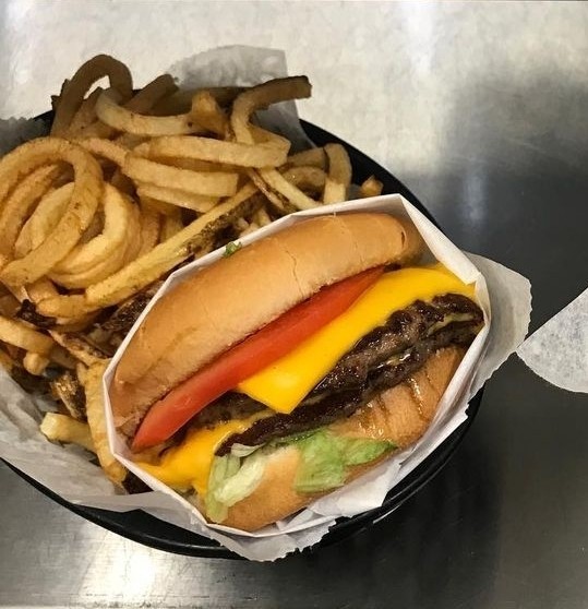 Cheeseburger with Fries