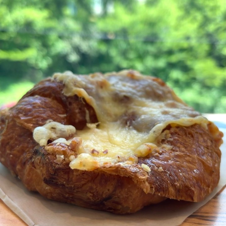 Ham & Cheese croissant