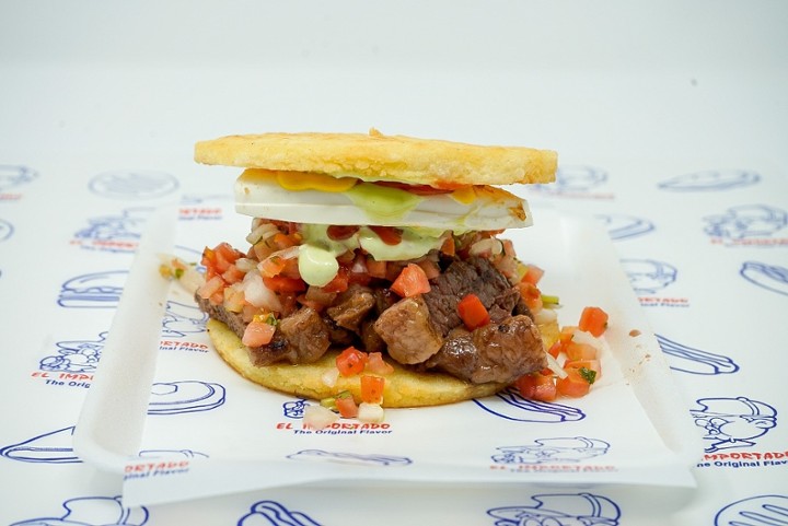 AREPA PICANHA Y PICO E GALLO