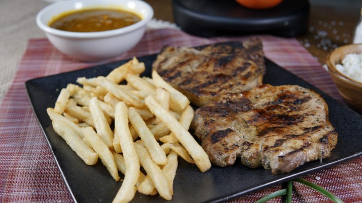 Chuletas De Cerdo a La Parrilla