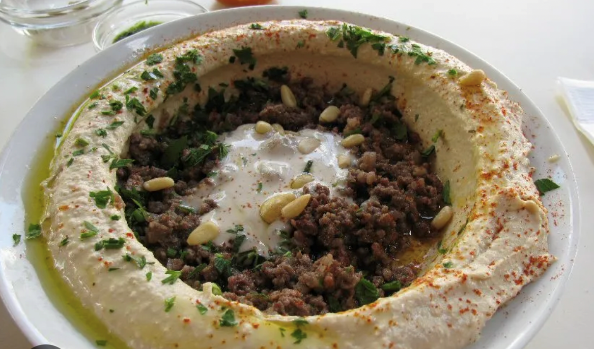 HUMMUS PLATE WITH BEEF